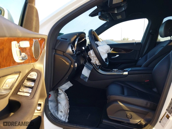 2019 Mercedes-Benz GLC with VIN WDC0G5EB1KF519491, listed as a IAAI auction lot 41858783 with 48,561 mi miles. Bid and sale history available at carsss.com. Image 5.