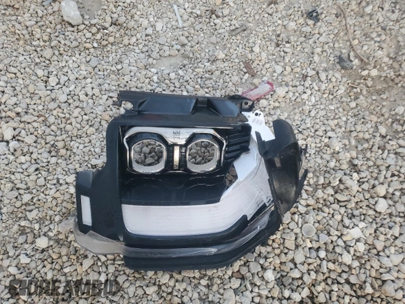2022 Hyundai Palisade SEL z VIN KM8R34HE6NU393861, wystawiony jako Copart lot #67825744 z przebiegiem 43 601 mil mil oraz Nie do naprawy • Non repairable. Historia ofert i sprzedaży dostępna na DreamBid. Obrazek 15.