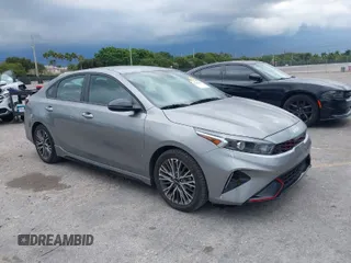 2022 Kia Forte GT-Line with VIN 3KPF54AD6NE511019, listed as a IAAI auction lot 41883046 with 30,654 mi miles. Bid and sale history available at carsss.com. Image 1.