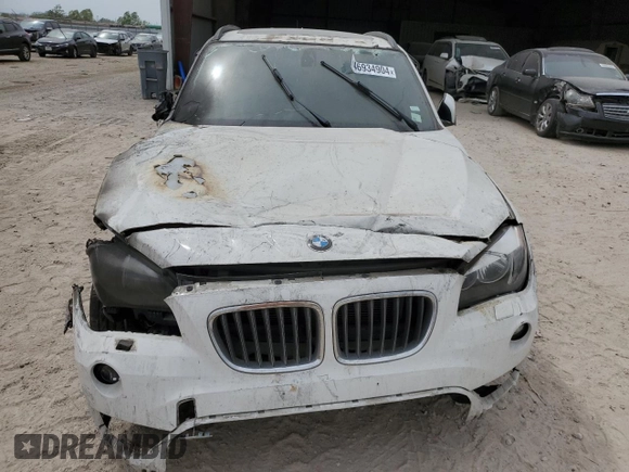 2015 BMW X1 xDrive28i z VIN WBAVL1C5XFVY32741, wystawiony jako Copart lot #70323344 z przebiegiem Nie podano mil oraz Szkoda całkowita • Salvage title. Historia ofert i sprzedaży dostępna na DreamBid. Obrazek 5.