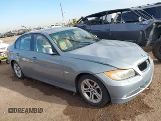 2008 BMW 3 Series 328xi z VIN WBAVC93518K039024, wystawiony jako IAAI lot #41551444 z przebiegiem 175 943 mil mil oraz . Historia ofert i sprzedaży dostępna na DreamBid. Obrazek 4.