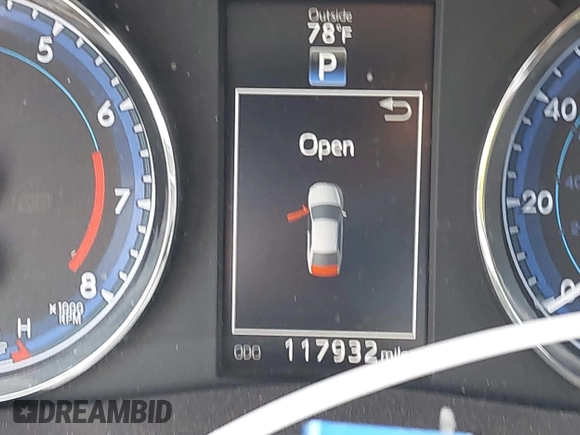 2019 Toyota Corolla L with VIN 5YFBURHE8KP901272, listed as a IAAI auction lot 42031180 with 117,932 mi miles and . Bid and sale history available at DreamBid. Image 15.