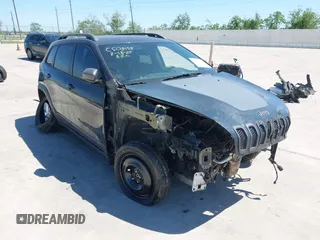 2016 Jeep Cherokee Trailhawk z VIN 1C4PJMBS3GW232519, wystawiony jako IAAI lot #41937545 z przebiegiem Nie podano mil oraz . Historia ofert i sprzedaży dostępna na DreamBid. Obrazek 1.