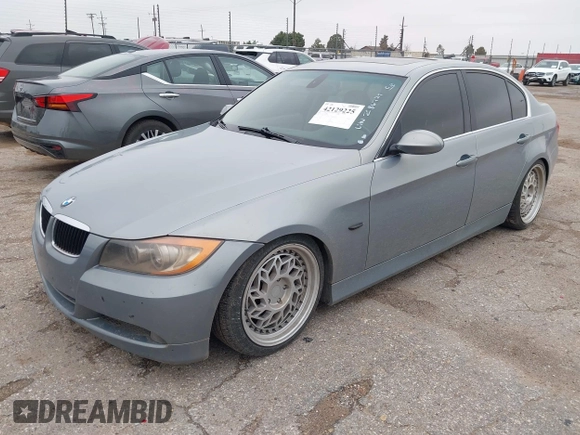 2006 BMW 3 Series 330i с VIN WBAVB33536AZ86729, выставлен на аукционе IAAI как лот 42129225 с пробегом 196 391 миль миль и . История ставок и продаж доступна на DreamBid. Изображение 2.