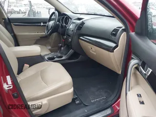 2013 Kia Sorento EX with VIN 5XYKUDA20DG311738, listed as a IAAI auction lot 41943988 with 165,820 mi miles. Bid and sale history available at carsss.com. Image 5.