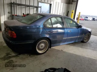 2000 BMW 5 Series 528iA with VIN WBADM6346YGU08106, listed as a Copart auction lot 84322434 with 298,587 mi miles and Clean Title. Bid and sale history available at carsss.com. Image 3.