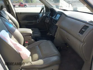 2006 Honda Pilot EX-L with VIN 2HKYF18746H517810, listed as a IAAI auction lot 41990178 with 184,679 mi miles and . Bid and sale history available at DreamBid. Image 5.