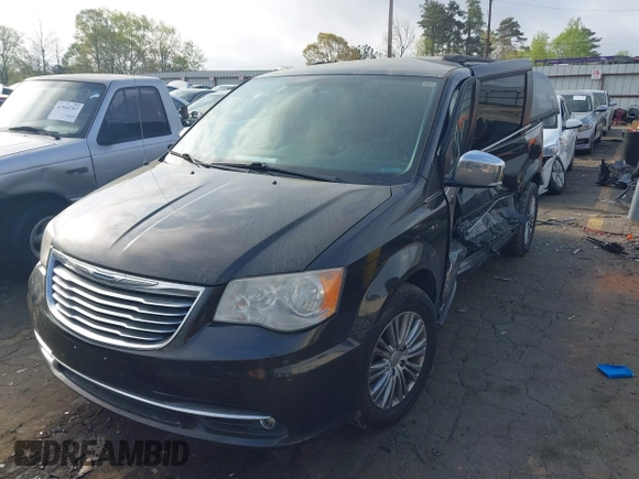 2014 Chrysler Town & Country Touring-L with VIN 2C4RC1CG5ER347141, listed as a IAAI auction lot 41948572 with 133,495 mi miles. Bid and sale history available at carsss.com. Image 17.