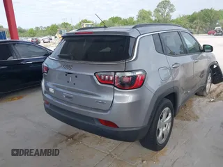 2018 Jeep Compass Latitude with VIN 3C4NJCBB0JT227017, listed as a IAAI auction lot 41560576 with 63,543 mi miles. Bid and sale history available at carsss.com. Image 4.