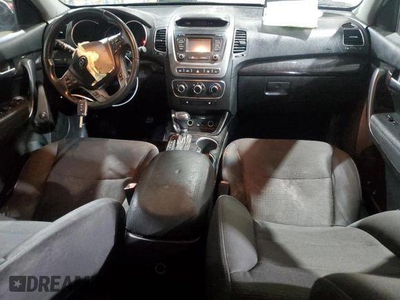2014 Kia Sorento LX с VIN 5XYKT4A68EG463967, выставлен на аукционе Copart как лот 61579895 с пробегом 157 765 миль миль и На запчасти • Non repairable. История ставок и продаж доступна на DreamBid. Изображение 8.