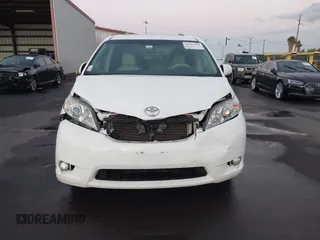 2014 Toyota Sienna XLE with VIN 5TDYK3DC1ES429932, listed as a IAAI auction lot 41692134 with 93,625 mi miles. Bid and sale history available at carsss.com. Image 13.
