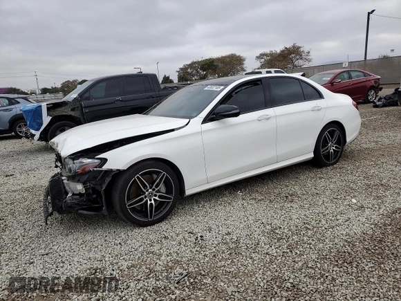 2020 Mercedes-Benz E-Class E 350 with VIN WDDZF8DB6LA701257, listed as a Copart auction lot 43832105 with 37,601 mi miles and Salvage Title. Bid and sale history available at carsss.com. Image 1.