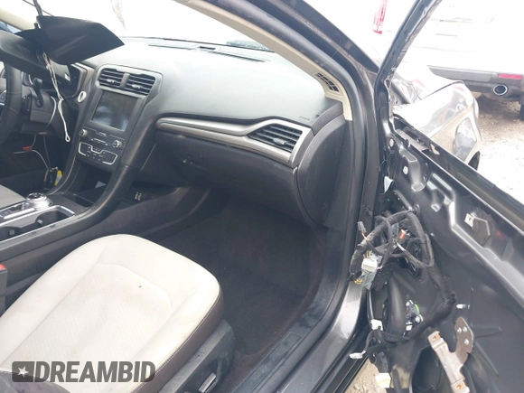 2019 Ford Fusion SE with VIN 3FA6P0HD1KR193748, listed as a IAAI auction lot 41889847 with 106,223 mi miles. Bid and sale history available at carsss.com. Image 5.