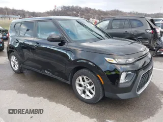 2022 Kia Soul LX with VIN KNDJ23AU7N7163132, listed as a IAAI auction lot 41137660 with 109,791 mi miles. Bid and sale history available at carsss.com. Image 1.