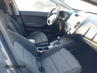 2016 Kia Forte EX z VIN KNAFX5A86G5527820, wystawiony jako IAAI lot #42148974 z przebiegiem 73 103 mil mil oraz . Historia ofert i sprzedaży dostępna na DreamBid. Obrazek 5.