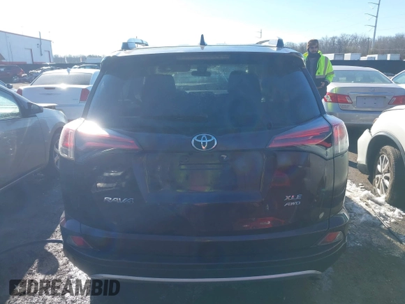 2016 Toyota RAV4 XLE с VIN 2T3RFREV2GW523265, выставлен на аукционе IAAI как лот 41332754 с пробегом 107 072 миль миль и . История ставок и продаж доступна на DreamBid. Изображение 16.