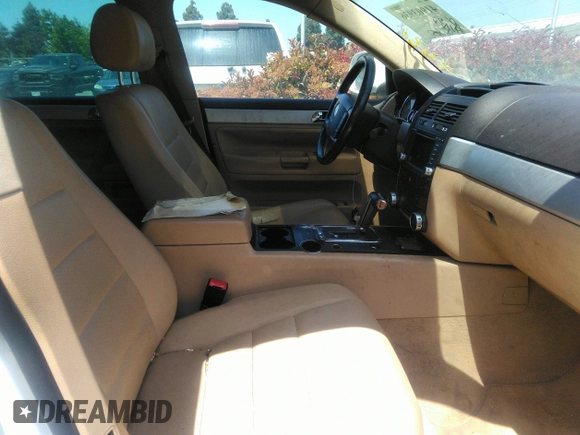 2008 Volkswagen Touareg V6 z VIN WVGBE77L38D033206, wystawiony jako IAAI lot #41903936 z przebiegiem Nie podano mil oraz . Historia ofert i sprzedaży dostępna na DreamBid. Obrazek 5.
