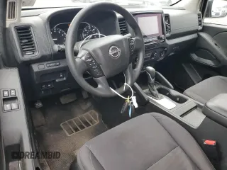 2024 Nissan Frontier SV z VIN 1N6ED1CM7RN635812, wystawiony jako Copart lot #52691295 z przebiegiem 26 734 mil mil oraz Szkoda całkowita • Salvage title. Historia ofert i sprzedaży dostępna na DreamBid. Obrazek 8.