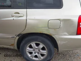 2002 Toyota Highlander z VIN JTEGD21A920030182, wystawiony jako IAAI lot #41944944 z przebiegiem 214 460 mil mil oraz . Historia ofert i sprzedaży dostępna na DreamBid. Obrazek 17.