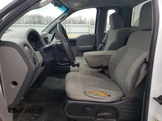 2008 Ford F-150 XL z VIN 1FTRF14W38KB81671, wystawiony jako Copart lot #84194884 z przebiegiem 297 045 mil mil oraz Szkoda całkowita • Salvage title. Historia ofert i sprzedaży dostępna na DreamBid. Obrazek 7.
