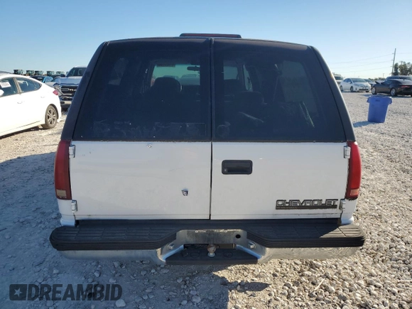 1999 Chevrolet Suburban with VIN 3GNEC16R7XG251720, listed as a Copart auction lot 81502654 with 198,335 mi miles and Non Repairable. Bid and sale history available at carsss.com. Image 6.