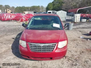 2005 Chrysler Town & Country LX with VIN 2C4GP44R05R133669, listed as a IAAI auction lot 41844357 with 321,419 mi miles. Bid and sale history available at carsss.com. Image 13.