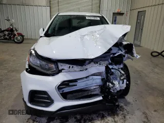 2020 Chevrolet Trax LS with VIN KL7CJKSBXLB052200, listed as a Copart auction lot 87877655 with Not Provided miles and Salvage Title. Bid and sale history available at carsss.com. Image 5.