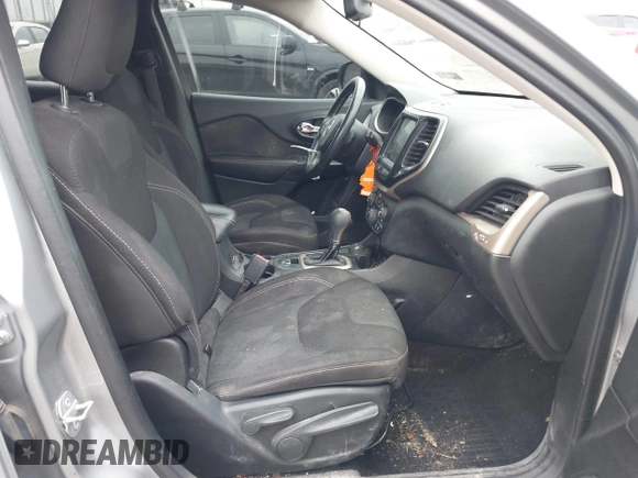 2016 Jeep Cherokee Latitude with VIN 1C4PJMCB4GW183037, listed as a IAAI auction lot 42003716 with 138,843 mi miles and . Bid and sale history available at DreamBid. Image 5.