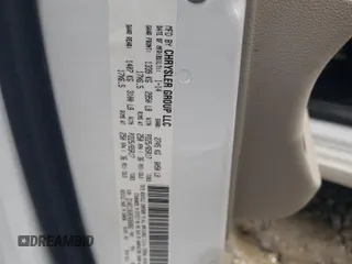 2014 Chrysler Town & Country Touring z VIN 2C4RC1BG0ER268882, wystawiony jako Copart lot #58740255 z przebiegiem 105 866 mil mil oraz Szkoda całkowita • Salvage title. Historia ofert i sprzedaży dostępna na DreamBid. Obrazek 14.