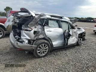 2017 Nissan Rogue SV z VIN KNMAT2MV3HP525943, wystawiony jako Copart lot #67040194 z przebiegiem Nie podano mil oraz Szkoda całkowita • Salvage title. Historia ofert i sprzedaży dostępna na DreamBid. Obrazek 3.