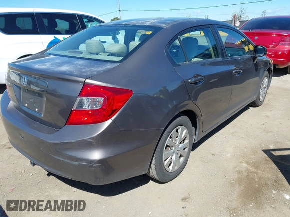2012 Honda Civic LX z VIN 2HGFB2F58CH587746, wystawiony jako IAAI lot #41892347 z przebiegiem 138 232 mil mil oraz . Historia ofert i sprzedaży dostępna na DreamBid. Obrazek 4.