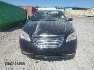 2013 Chrysler 200 LX z VIN 1C3CCBAB4DN586750, wystawiony jako Copart lot #58022225 z przebiegiem 165 631 mil mil oraz Szkoda całkowita • Salvage title. Historia ofert i sprzedaży dostępna na DreamBid. Obrazek 5.