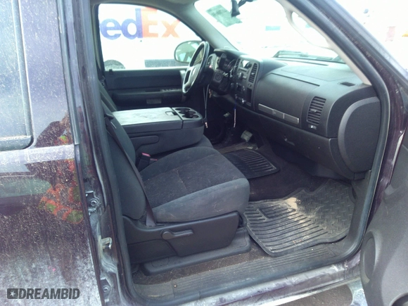 2008 GMC Sierra 1500 Work Truck with VIN 2GTEK133081320642, listed as a IAAI auction lot 41788658 with 119,459 mi miles. Bid and sale history available at carsss.com. Image 5.