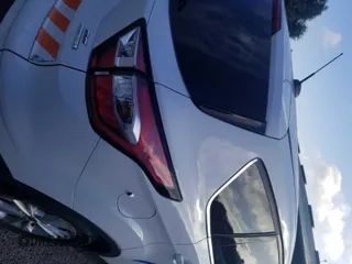 2017 Ford Escape SE z VIN 1FMCU0GD4HUC98854, wystawiony jako IAAI lot #42558269 z przebiegiem 62 975 mil mil oraz . Historia ofert i sprzedaży dostępna na DreamBid. Obrazek 3.