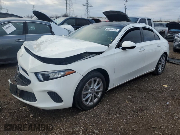 2019 Mercedes-Benz A 220 z VIN WDD3G4FB9KW001212, wystawiony jako Copart lot #85144084 z przebiegiem 53 599 mil mil oraz Szkoda całkowita • Salvage title. Historia ofert i sprzedaży dostępna na DreamBid. Obrazek 1.