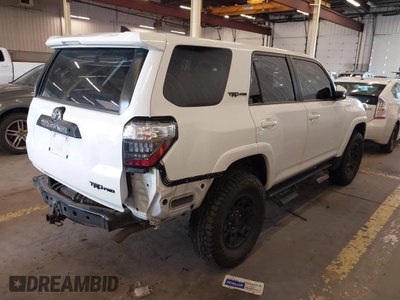2018 Toyota 4Runner SR5 with VIN JTEBU5JRXJ5603321, listed as a IAAI auction lot 41671207 with 56,540 mi miles. Bid and sale history available at carsss.com. Image 4.