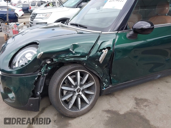 2019 MINI Convertible Cooper S z VIN WMWWG9C5XK3E40620, wystawiony jako IAAI lot #42379122 z przebiegiem 5 496 mil mil oraz . Historia ofert i sprzedaży dostępna na DreamBid. Obrazek 6.