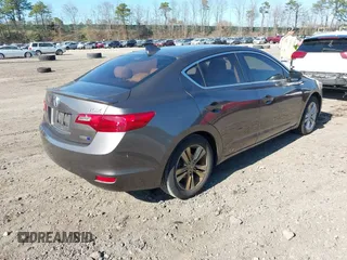 2014 Acura ILX Hybrid Tech Pkg with VIN 19VDE3F79EE300331, listed as a IAAI auction lot 42067961 with 147,348 mi miles. Bid and sale history available at carsss.com. Image 4.