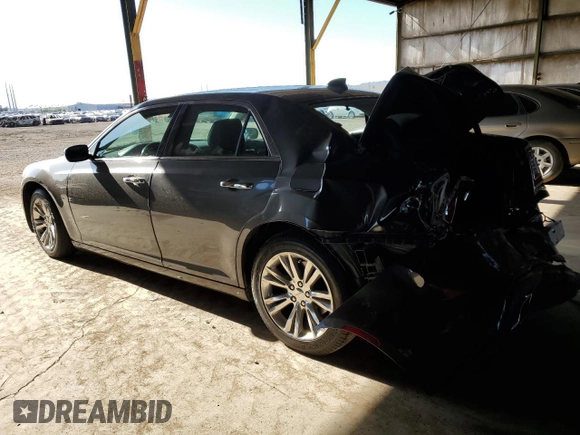 2016 Chrysler 300 C z VIN 2C3CCAEGXGH324731, wystawiony jako Copart lot #56999255 z przebiegiem 65 553 mil mil oraz Szkoda całkowita • Salvage title. Historia ofert i sprzedaży dostępna na DreamBid. Obrazek 2.