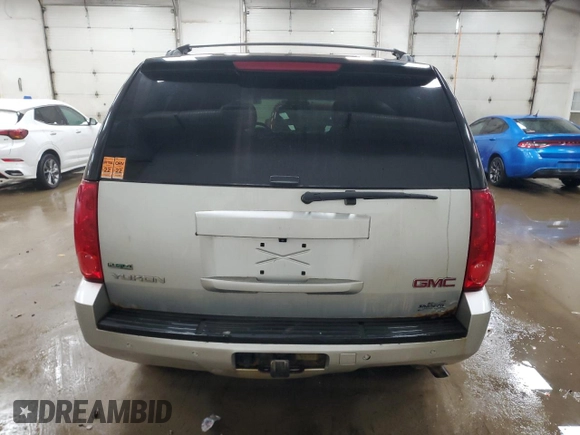 2011 GMC Yukon SLE with VIN 1GKS2AE0XBR195819, listed as a Copart auction lot 42131935 with 221,323 mi miles and Clean Title. Bid and sale history available at carsss.com. Image 6.