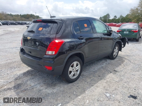 2019 Chevrolet Trax LS with VIN 3GNCJNSB2KL304062, listed as a IAAI auction lot 41782450 with 1 mi miles. Bid and sale history available at carsss.com. Image 4.