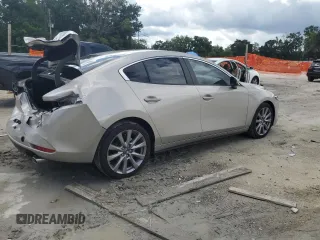 2023 Mazda 3 S Carbon Edition z VIN 3MZBPACMXPM378744, wystawiony jako Copart lot #63673265 z przebiegiem 7 641 mil mil oraz Szkoda całkowita • Salvage title. Historia ofert i sprzedaży dostępna na DreamBid. Obrazek 3.