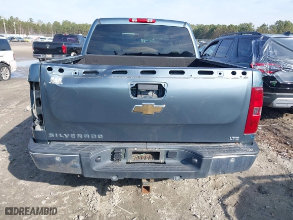 2007 Chevrolet Silverado 1500 LTZ with VIN 2GCEK13M471515148, listed as a IAAI auction lot 41414437 with 220,000 mi miles. Bid and sale history available at carsss.com. Image 17.