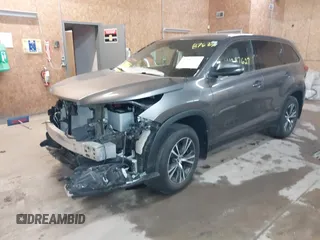 2019 Toyota Highlander LE with VIN 5TDBZRFH7KS922457, listed as a IAAI auction lot 41387627 with 36,963 mi miles and . Bid and sale history available at DreamBid. Image 2.