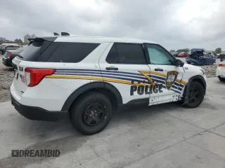 2023 Ford Police Interceptor Utility z VIN 1FM5K8AB9PGA62413, wystawiony jako Copart lot #51018865 z przebiegiem Nie podano mil oraz Szkoda całkowita • Salvage title. Historia ofert i sprzedaży dostępna na DreamBid. Obrazek 3.