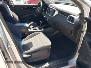 2019 Kia Sorento LX V6 with VIN 5XYPGDA59KG482718, listed as a IAAI auction lot 41732720 with 94,610 mi miles. Bid and sale history available at carsss.com. Image 5.