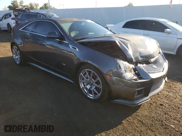 2013 Cadillac CTS-V z VIN 1G6DV1EP4D0125803, wystawiony jako Copart lot #70566514 z przebiegiem 95 769 mil mil oraz Szkody całkowita. Historia ofert i sprzedaży dostępna na DreamBid. Obrazek 4.