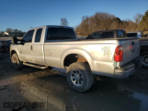 2014 Ford F-350 XL with VIN 1FT8X3BT7EEA61279, listed as a Copart auction lot 43035235 with 258,391 mi miles and Clean title. Bid and sale history available at DreamBid. Image 2.
