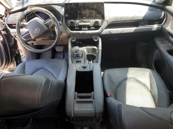 2024 Toyota Highlander XLE with VIN 5TDAAAB51RS018436, listed as a Copart auction lot 53292085 with Not provided miles and Salvage title. Bid and sale history available at DreamBid. Image 8.