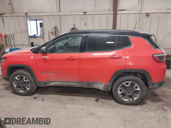 2017 Jeep Compass Trailhawk with VIN 3C4NJDDB1HT646801, listed as a IAAI auction lot 41401859 with 111,339 mi miles and . Bid and sale history available at DreamBid. Image 15.